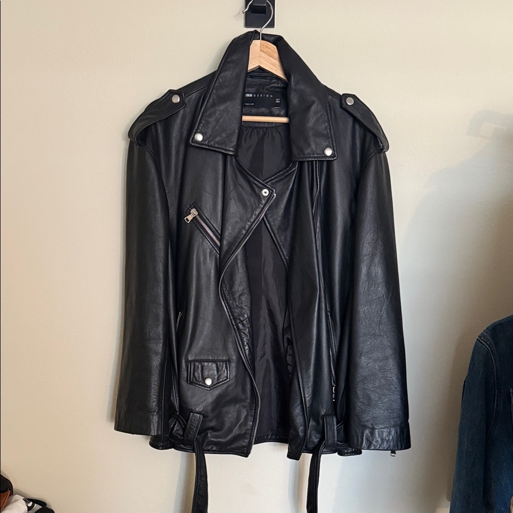 ASOS Design Classic Black Leather Moto Jacket - Women’s medium